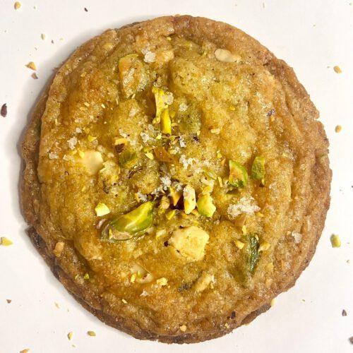 white chocolate pistachio cookies with brown butter by yeaheating