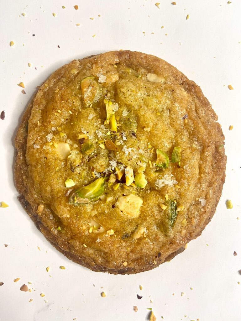 white chocolate pistachio cookies with brown butter by yeaheating